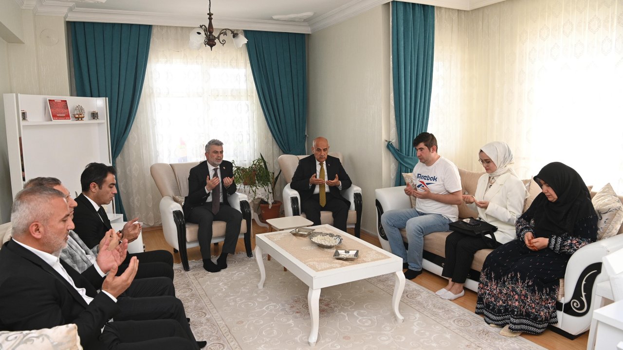 Görgel ve Kirişci’den Şehitler Haftası’nda anlamlı ziyaret