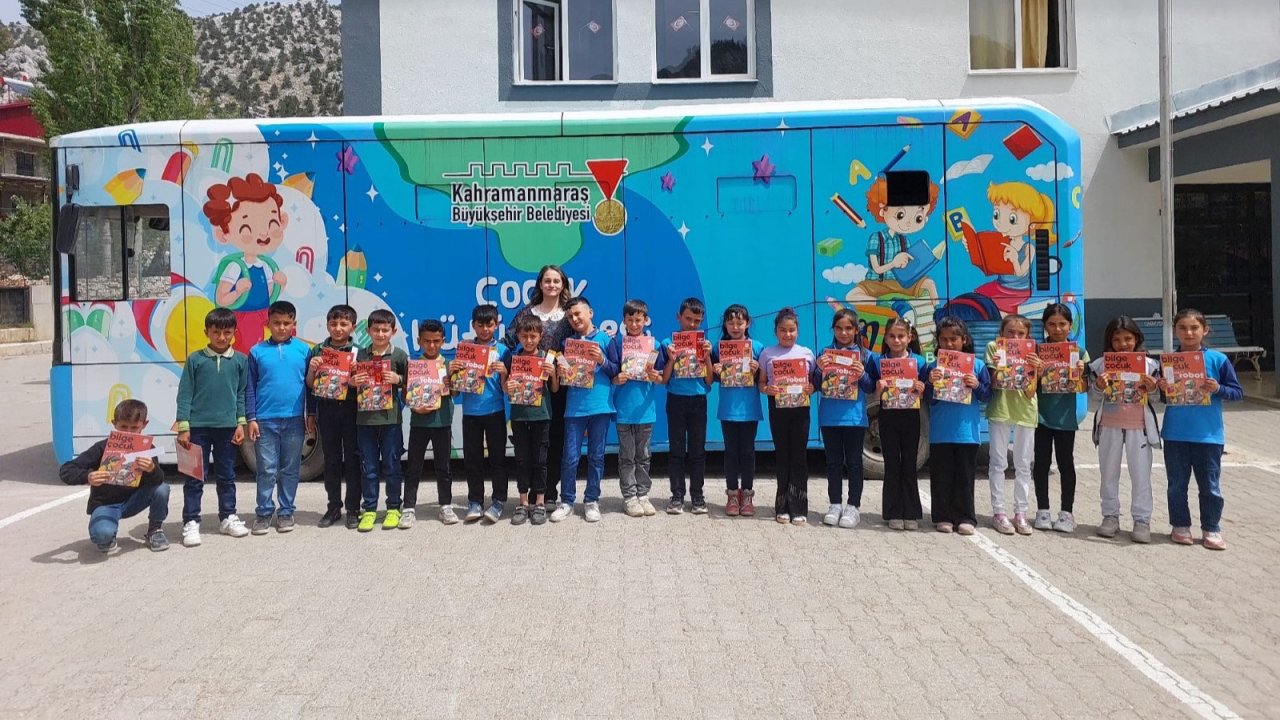 Kahramanmaraş’ta Mobil Çocuk Kütüphanesi, minik gönüllere dokunmaya devam ediyor
