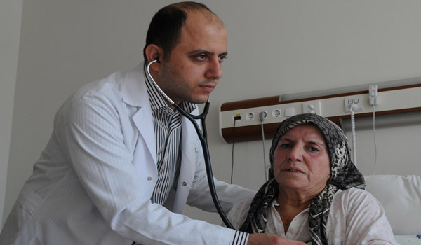 KALBİNDEN AMELİYAT OLAN SIĞINMACI SAĞLIĞINA KAVUŞTU