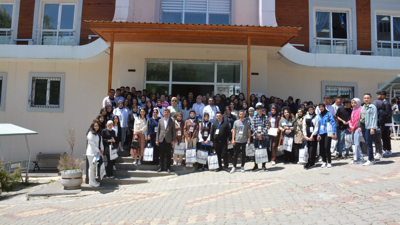 Kahramanmaraş’ın 8 ilçesinden 150 öğrenci Şehir Okumaları’nda bir araya geldi