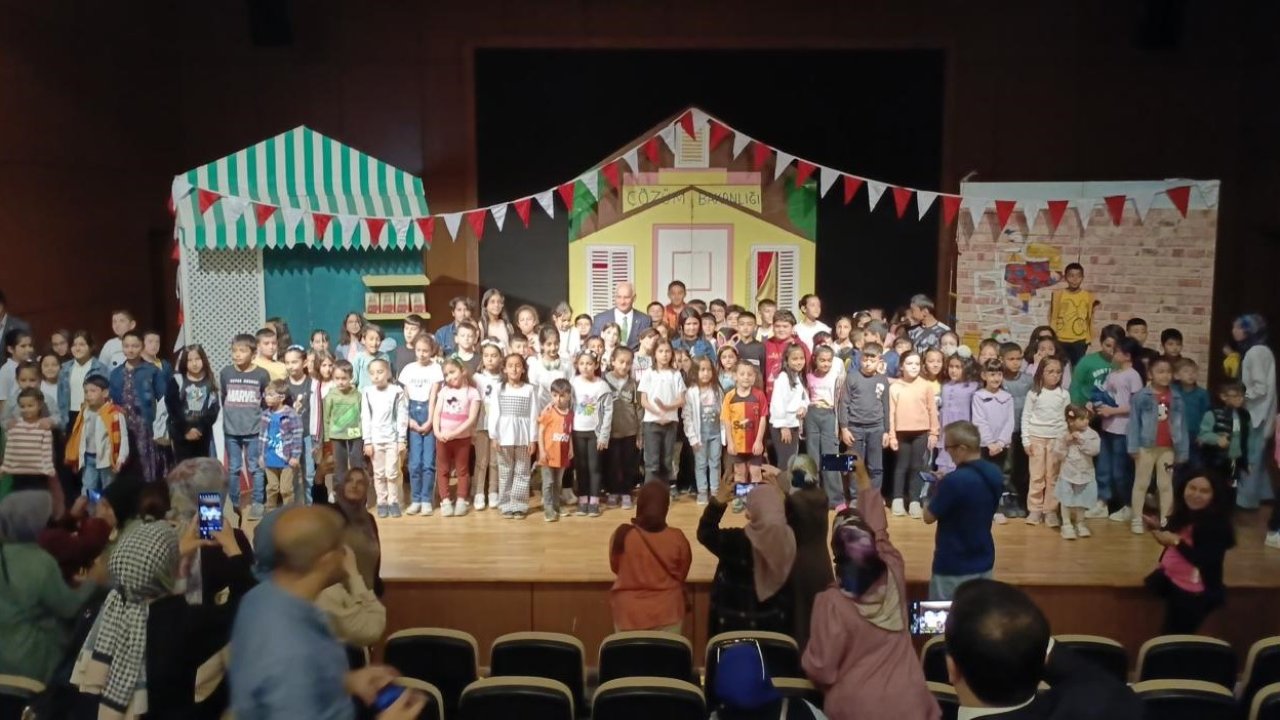 Kahramanmaraş Afşin ve Göksun'da Çocuklar 'Çözüm Bakanlığı' tiyatrosuna bayıldı!