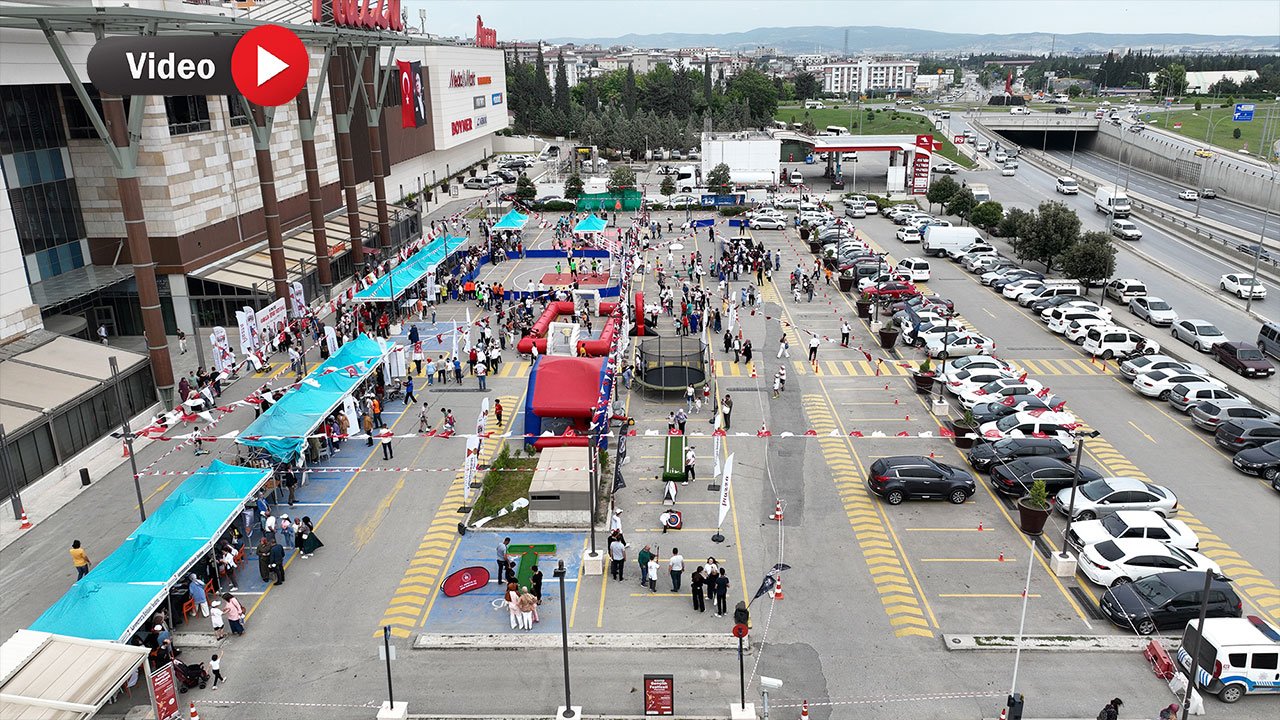 Kahramanmaraş'ta gençler 19 Mayıs Festivalinde bayram etti