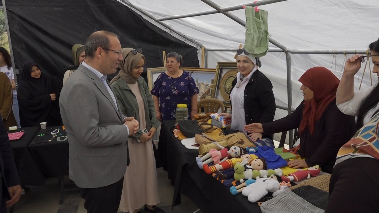 Kahramanmaraşlı afetzede kadınlar el emeği ürünleri ile aile gelirine katkı sağlıyor