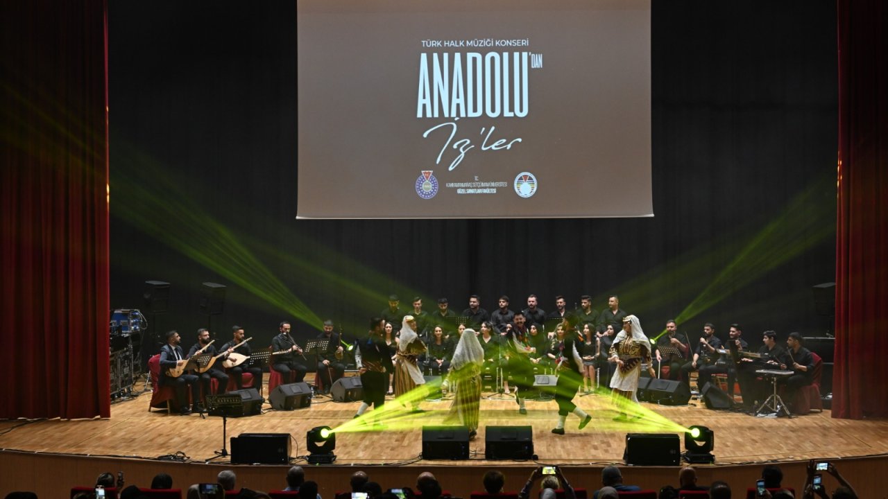 Kahramanmaraş’ta Anadolu’dan İzler Türk Halk Müziği Konseri büyük beğeni topladı