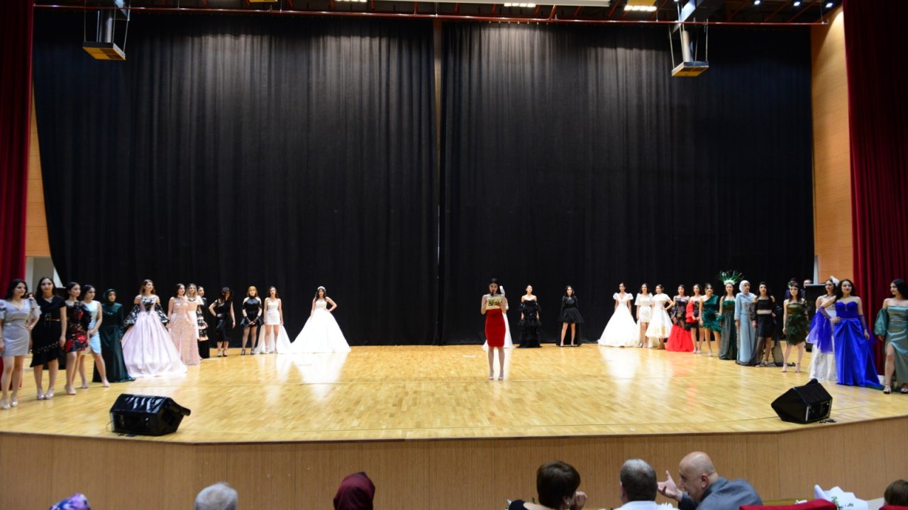 Kahramanmaraş'ta moda etkinliği: KSÜ Mezuniyet Defilesi