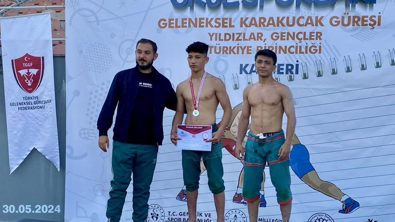 Karakucak'ta Kahramanmaraşlı öğrenciler Türkiye 2.'si oldu