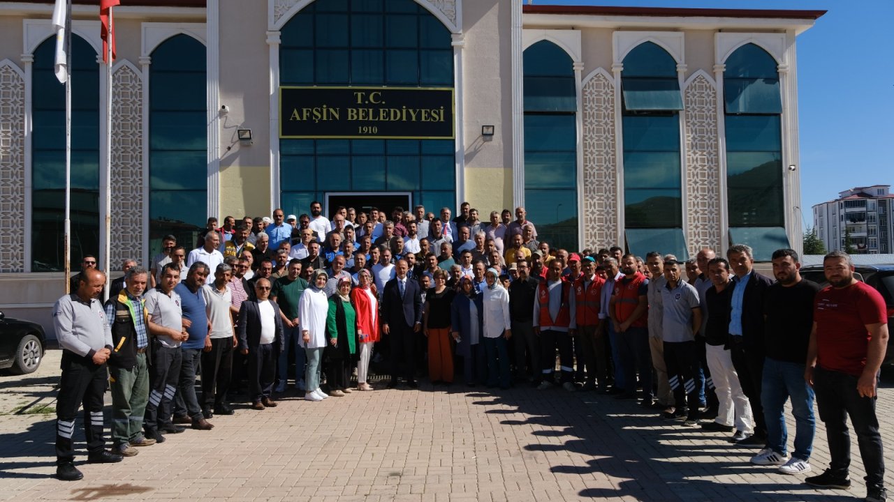 Başkan Kıraç, belediye personelleriyle buluştu: İşte yeni hedefler!