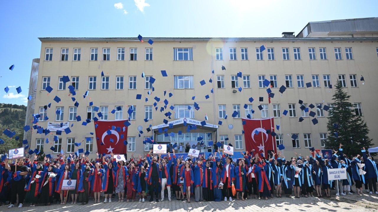 Kahramanmaraş Sütçü İmam Üniversitesi Göksun'da mezuniyet töreni