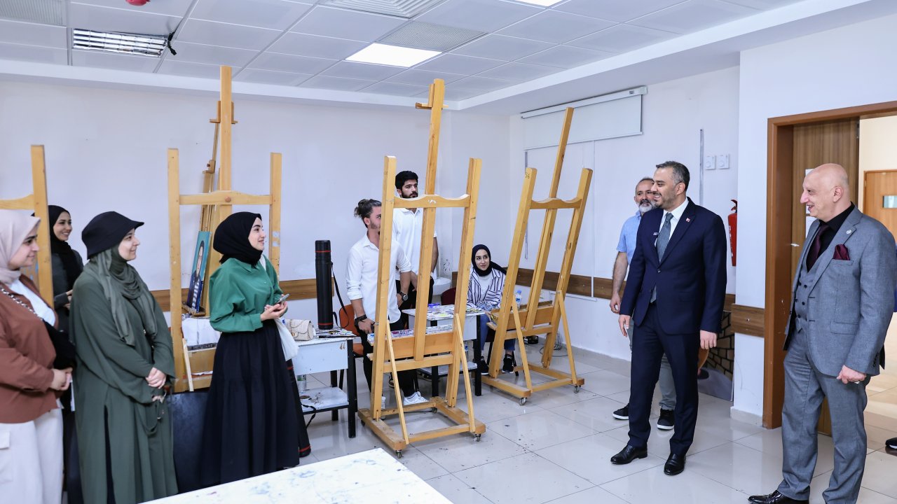 Başkan Toptaş, öğrencilerin final heyecanına ortak oldu