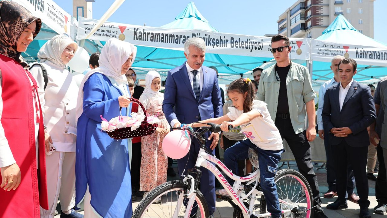 Kahramanmaraş Valisi Ünlüer’den 50 yetim çocuğa bisiklet hediyesi