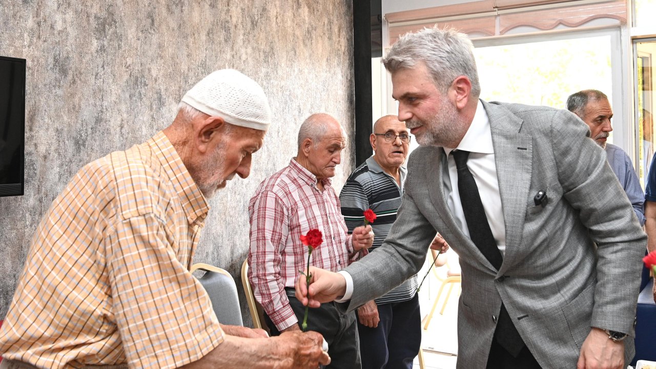 Başkan Görgel'den huzurevine anlamlı ziyaret: Yaşlılarımız baş tacımız