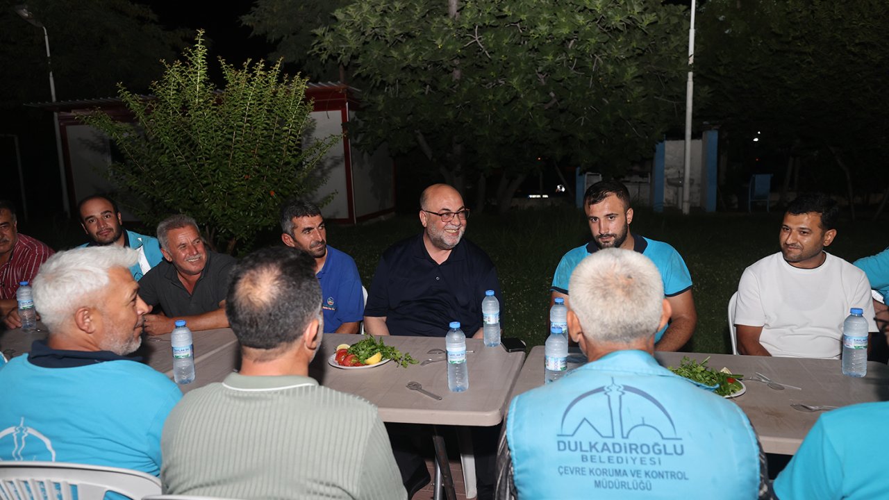 Başkan Akpınar’dan gece gündüz çalışan ekiplerine teşekkür