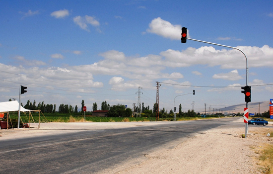 12 MİLYARLIK YATIRIMA 10 METRELİK YOL!