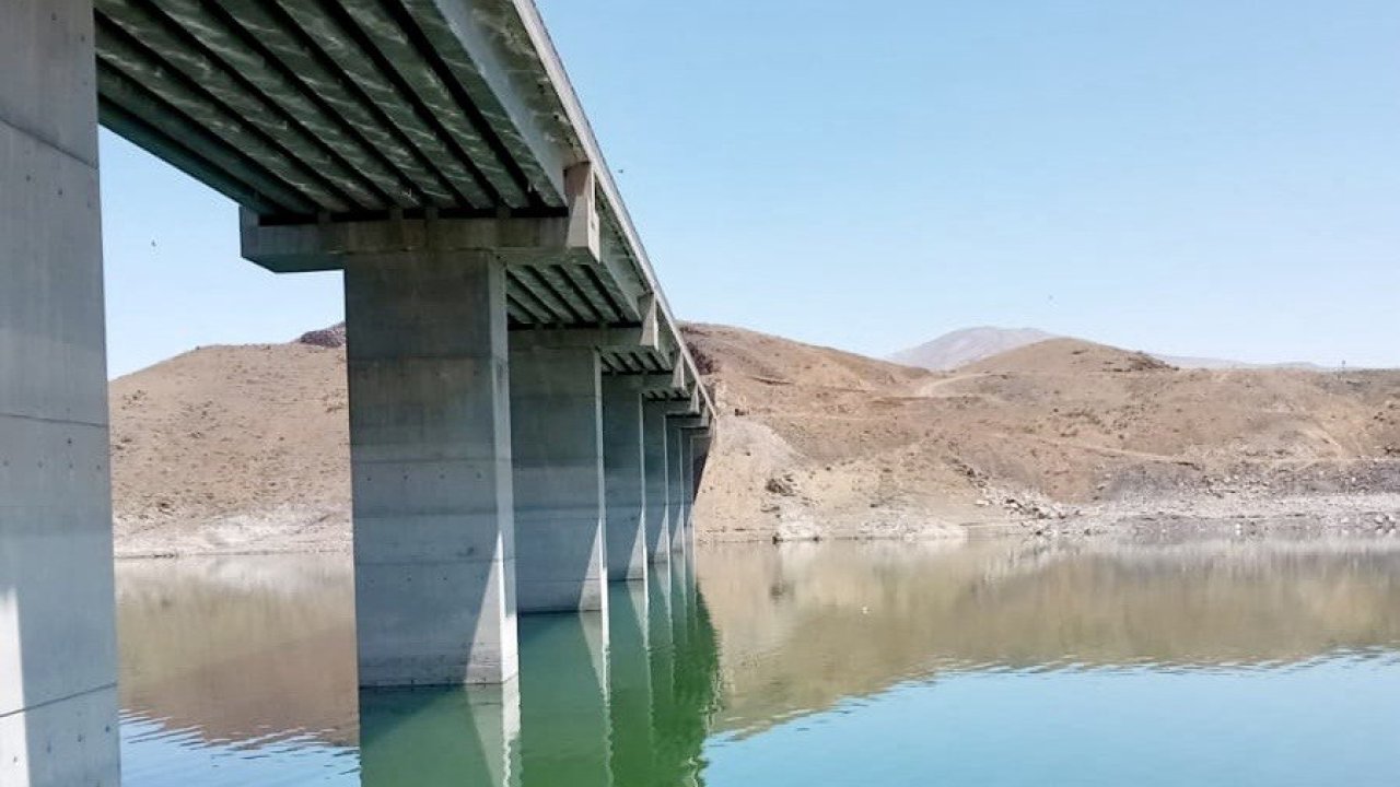 Kahramanmaraş’ın Ekinözü ilçesinde baraj gölüne atlayan kişi aranıyor