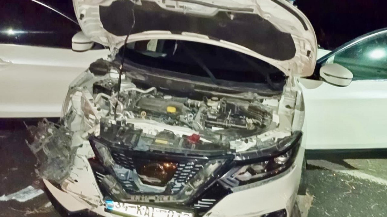 Kahramanmaraş Gaziantep otoyolunda tır ile otomobil çarpıştı! 3 yaralı