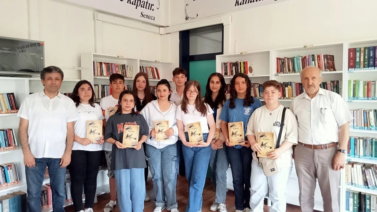 Samsun'dan Kahramanmaraş'a depremzedelerle kurulan "Gönül Köprüsü" mektupları kitaplaştırıldı