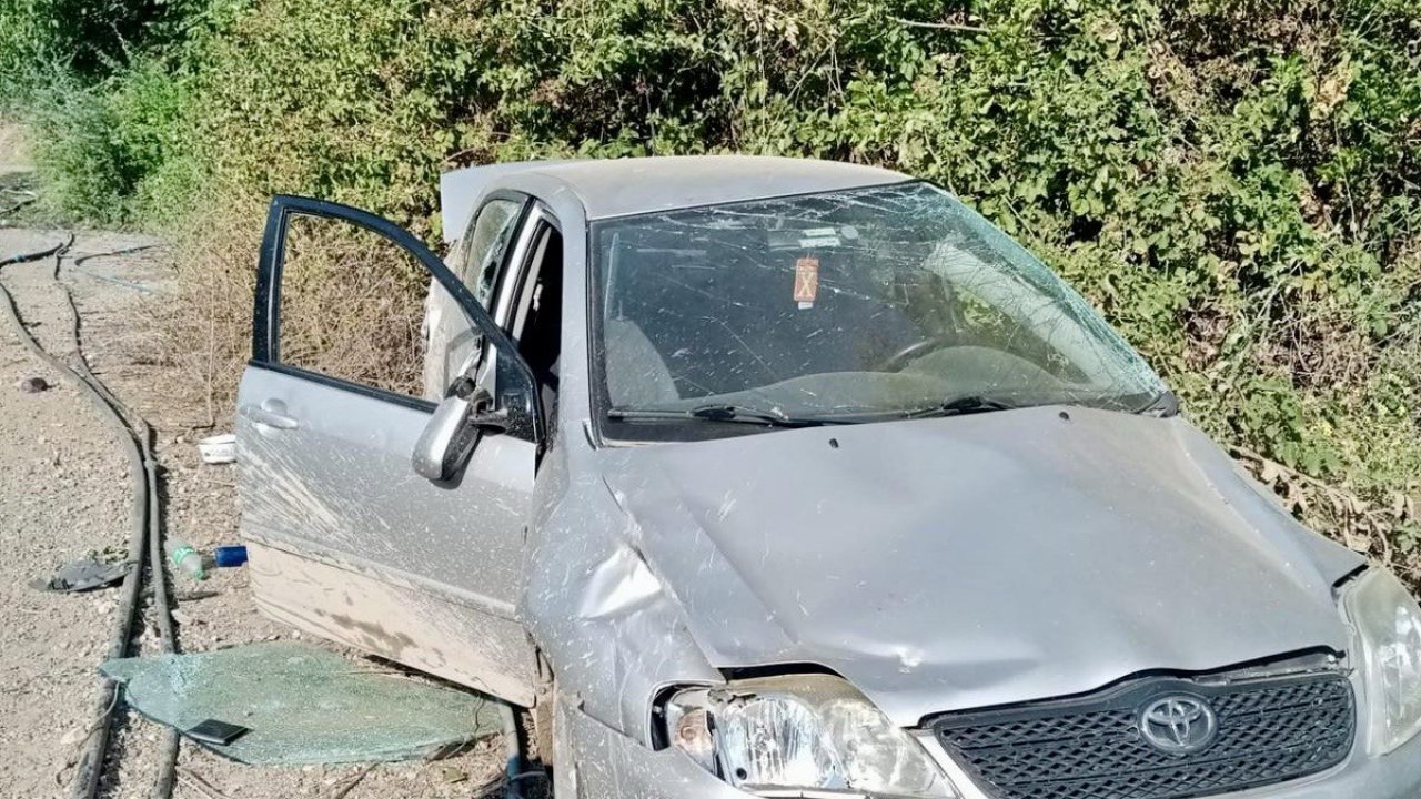 Kahramanmaraş'ta otomobil ormanlık alana sürüklendi