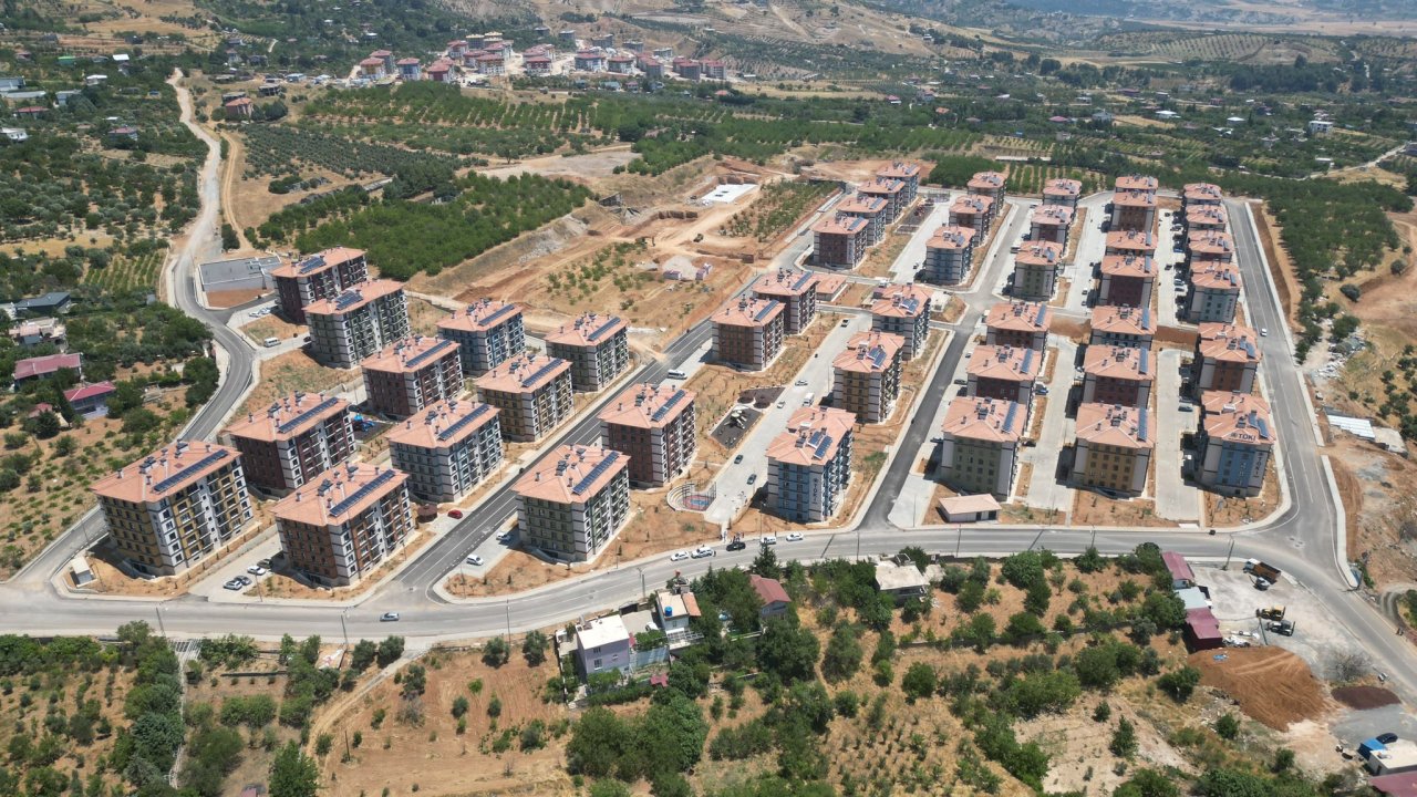 Kahramanmaraş’ta 1490 afet konutu hak sahiplerine teslim edildi