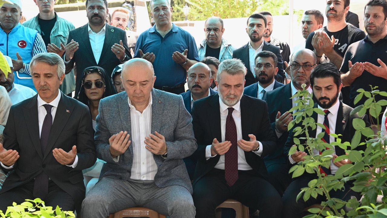 Kahramanmaraş'ta 15 Temmuz Demokrasi ve Milli Birlik Günü’nde şehitler kabirleri başında anıldı