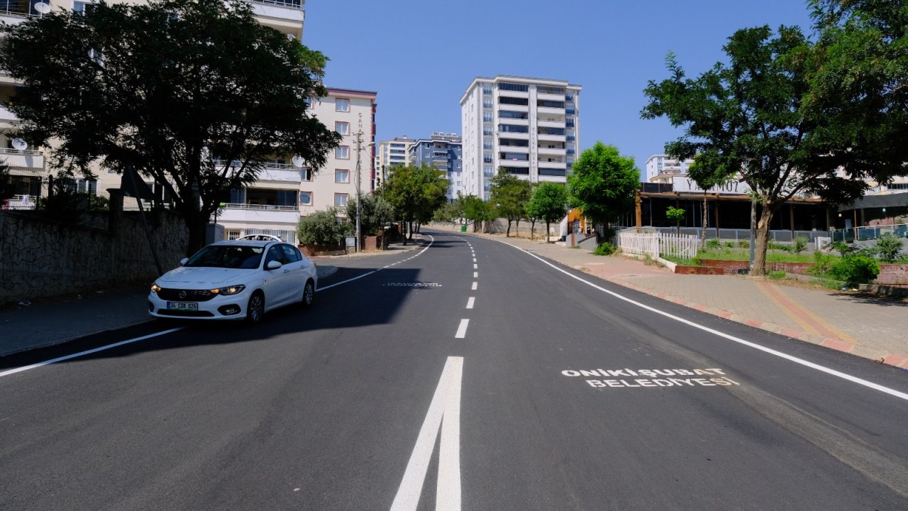 Onikişubat Belediyesi’nden Hürriyet ve 5 Nisan’a 13 milyon TL’lik asfaltlama yatırımı