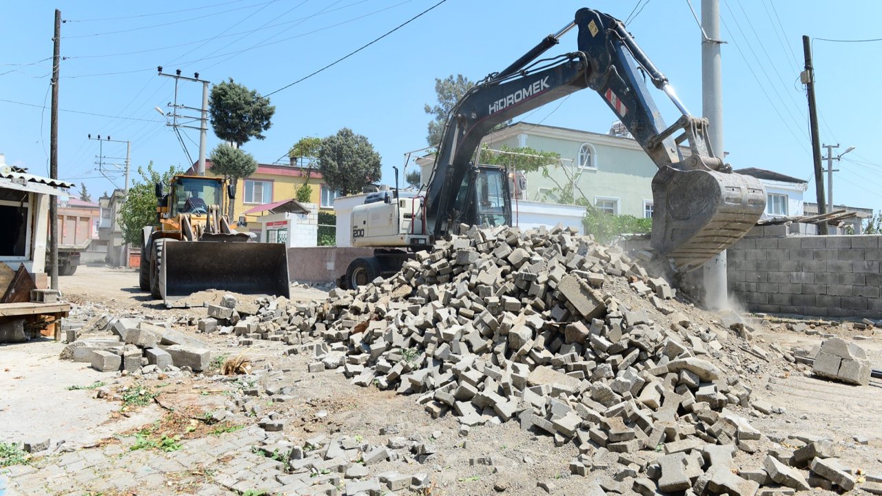 Kahramanmaraş'ta Kazım Karabekir Mahallesi’nin ana caddesi sıcak asfaltla kaplanacak