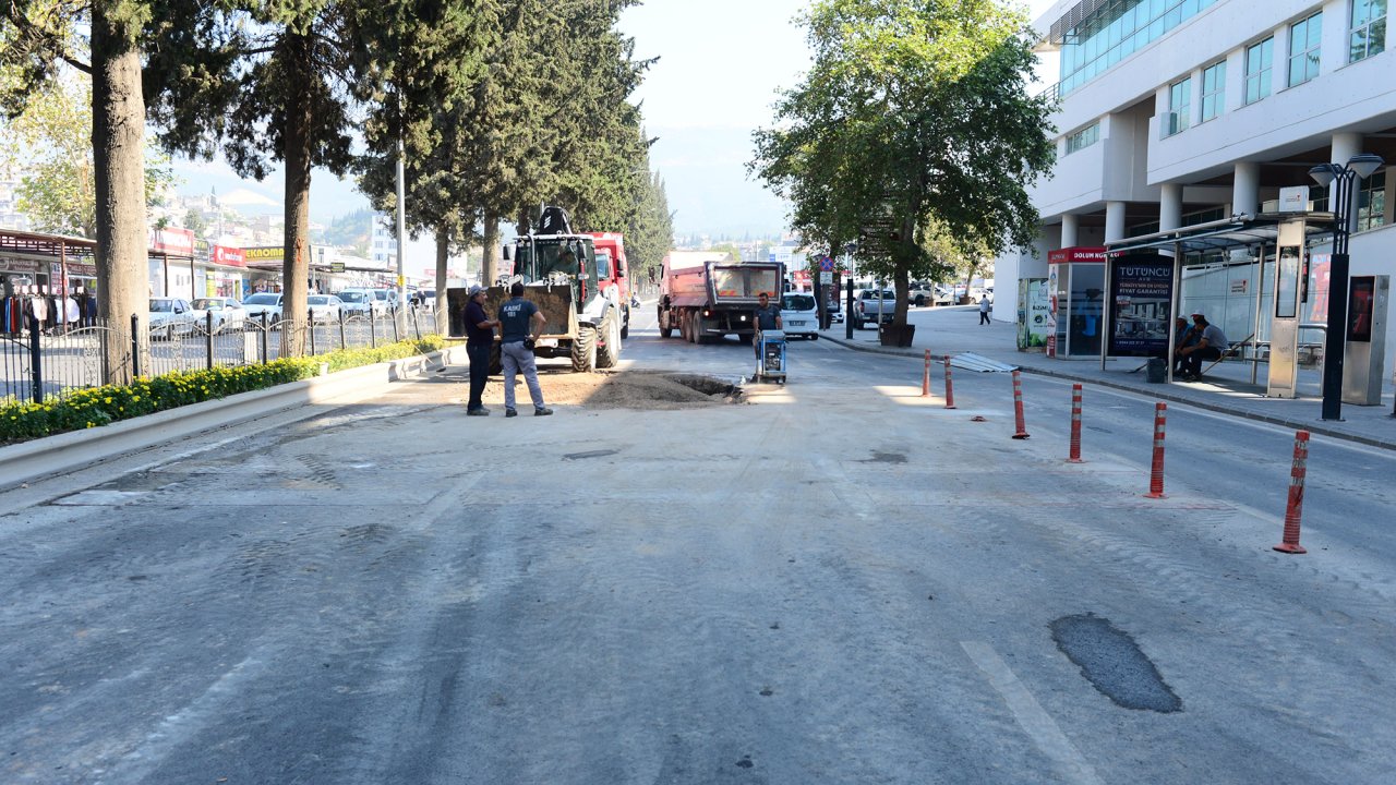 Azerbaycan Bulvarı’nda kanalizasyon hattındaki arızaya hızlı müdahale