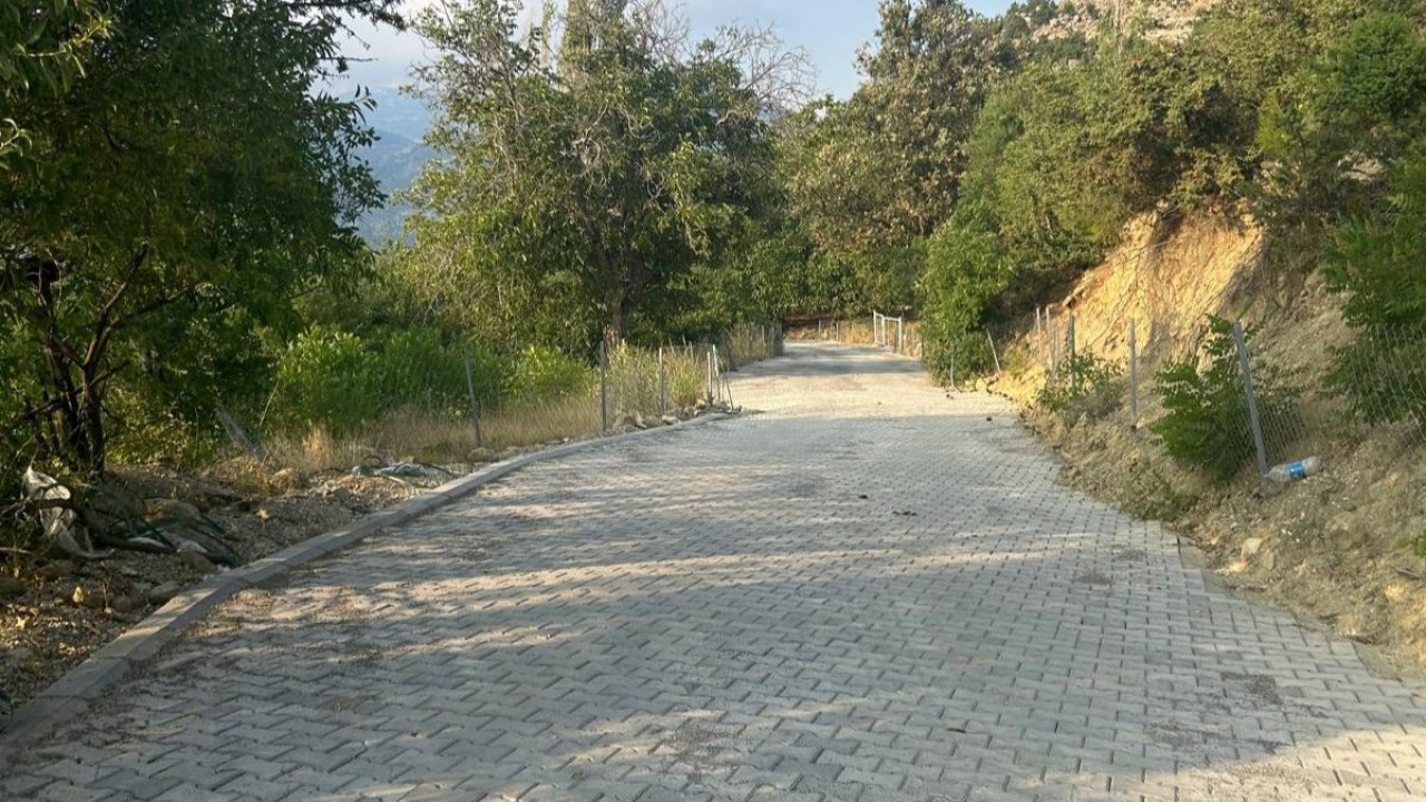 Büyükşehir Dulkadiroğlu kırsalında da ulaşım atağını sürdürüyor