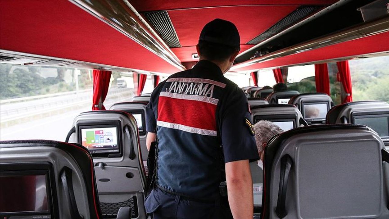 Kahramanmaraş'ta jandarmadan yolcu otobüslerine denetim