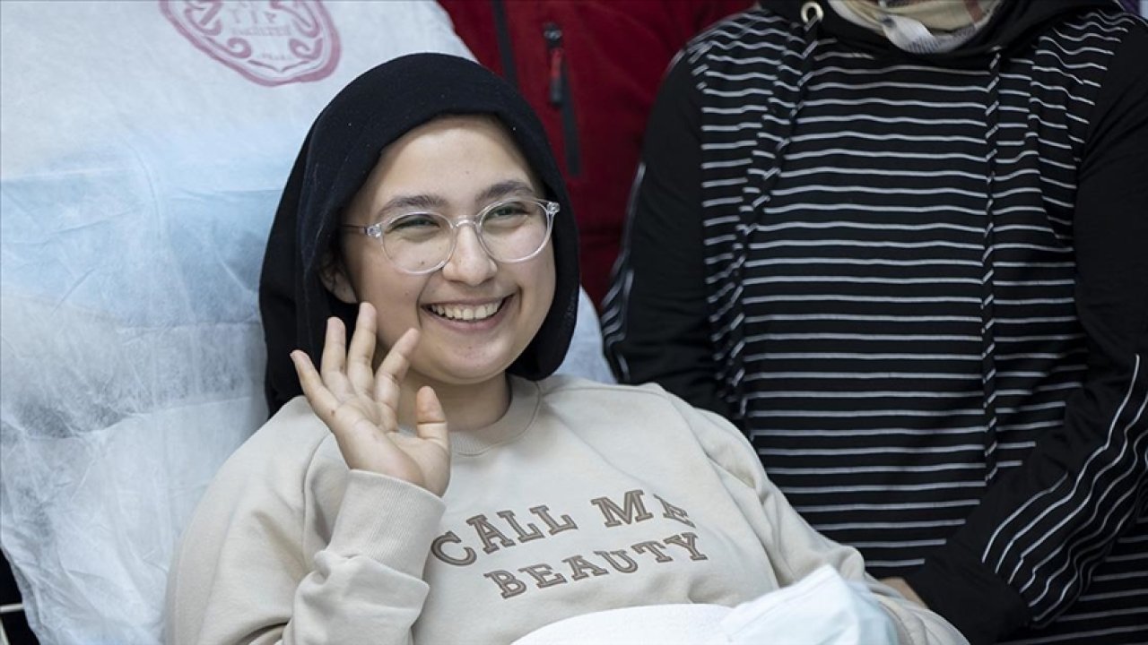 Enkazdan 248'inci saatte kurtarılan Kahramanmaraşlı Aleyna, hastanesinde tedavi gördüğü üniversiteyi kazandı