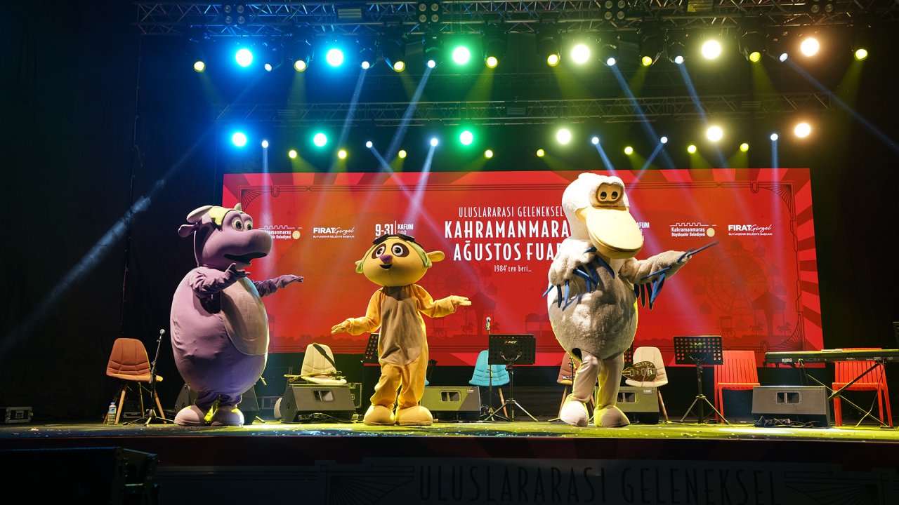 Kahramanmaraş’ta çocuklar fuarda Kaptan Pengu ve arkadaşlarıyla buluştu