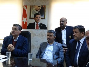 Ak Partide yüzler gülüyor…