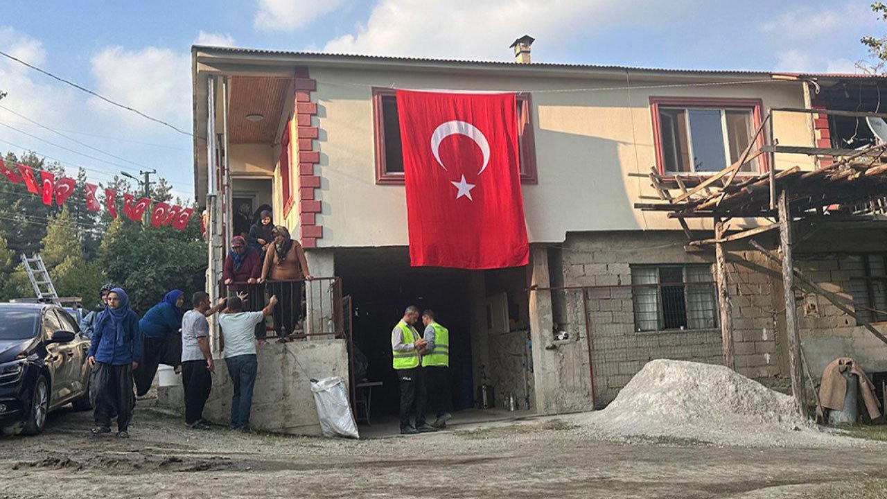 Şehit polis memuru Peksoy'un şehadet haberi Kahramanmaraş'taki ailesine verildi