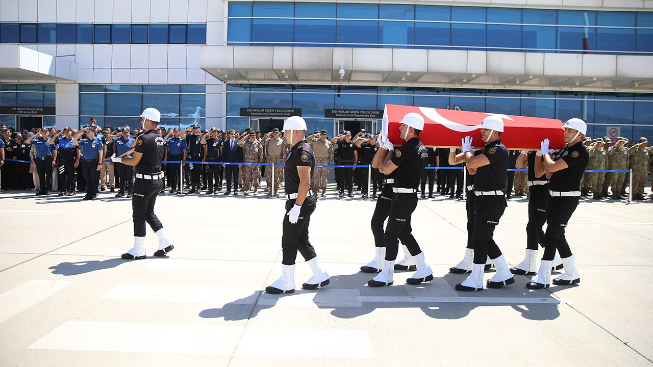 Şehit polis memuru Mustafa Peksoy'un cenazesi Kahramanmaraş'a getirildi