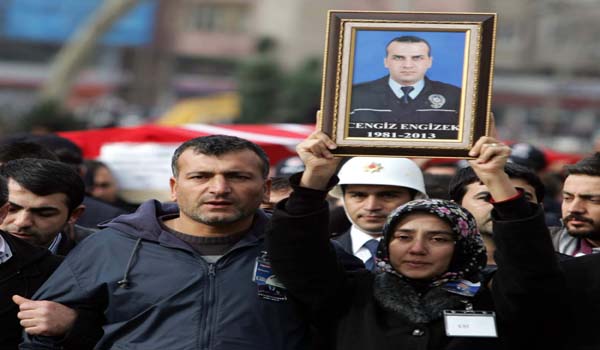 KAHRAMANMARAŞ ŞEHİDİNİ GÖZYAŞLARI İÇİNDE SON YOLCULUĞUNA UĞURLADI