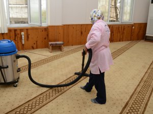 Dulkadiroğlu'nda ibadethaneler detaylı temizleniyor