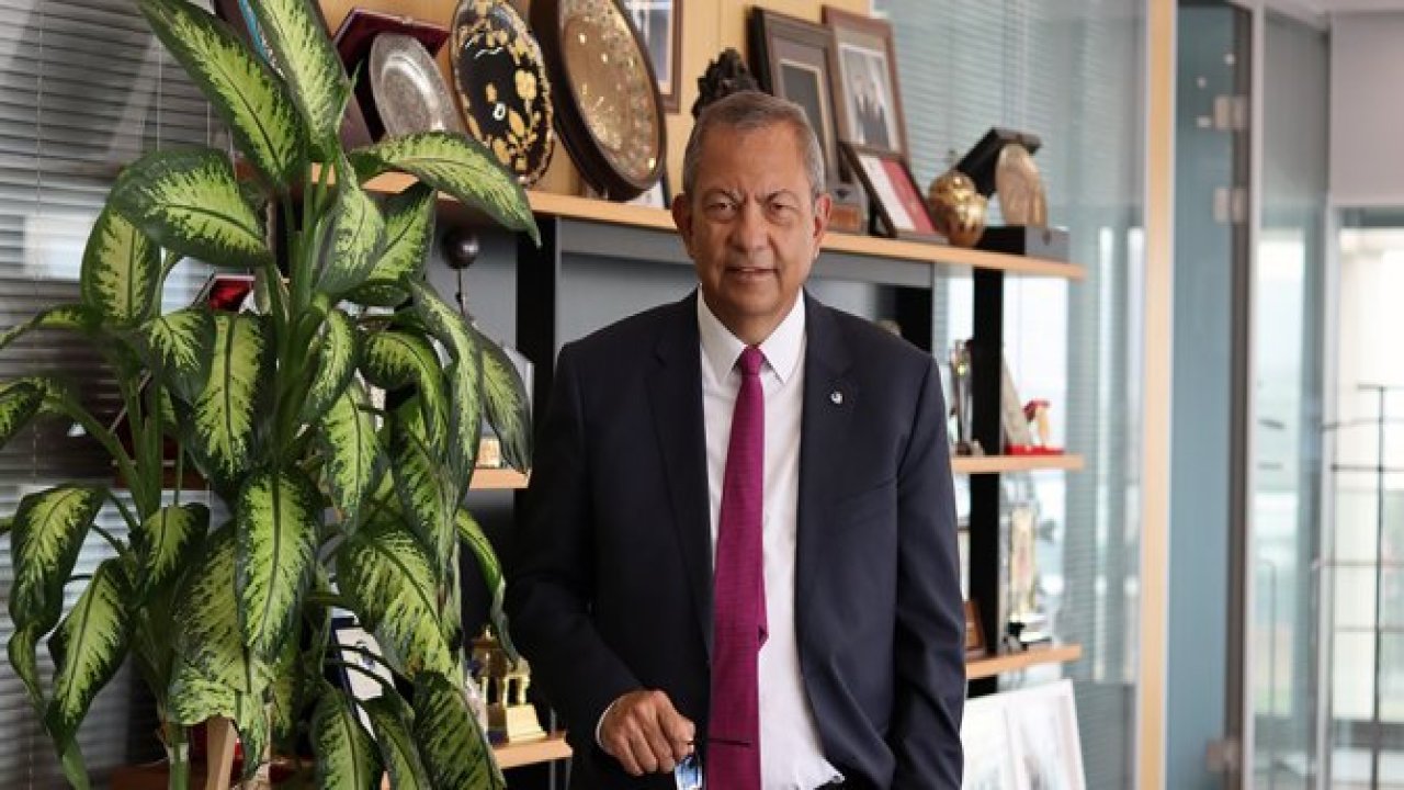 Mehmet Hanefi Öksüz’e “Türkiye’nin Kahramanları” ödülü verildi!