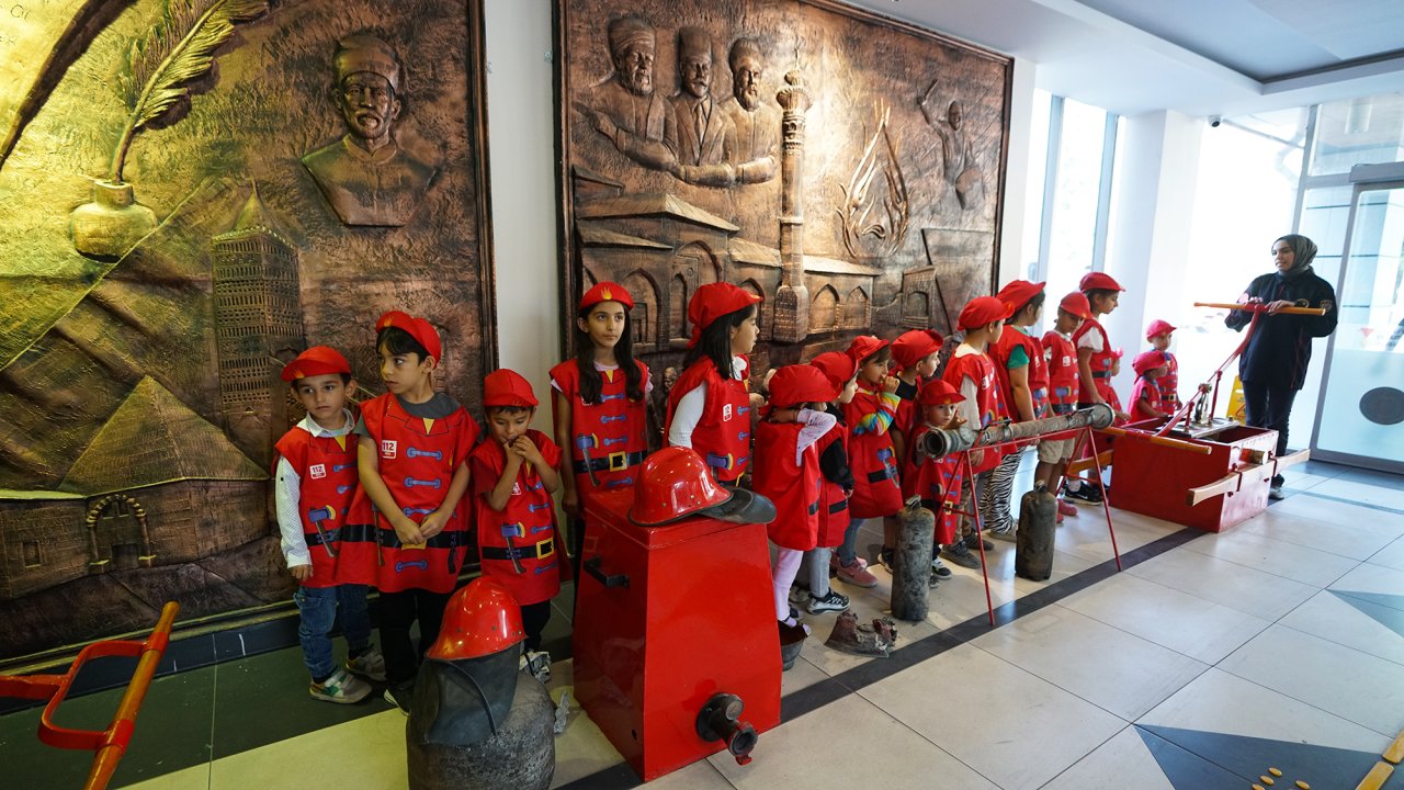 Kahramanmaraş Büyükşehir İtfaiyesi, “Özel İtfaiyecilere” kapılarını açtı