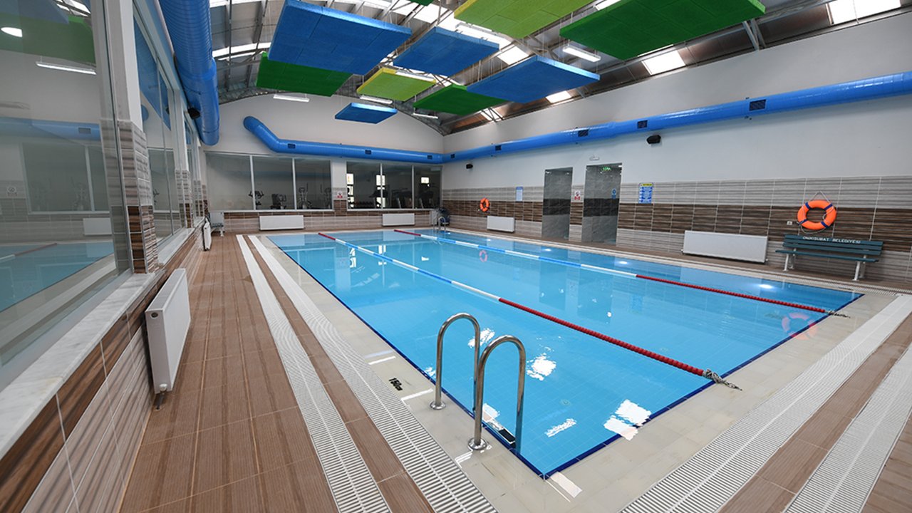 Onikişubat Belediyesi yetişkinler için yüzme kursu başlattı