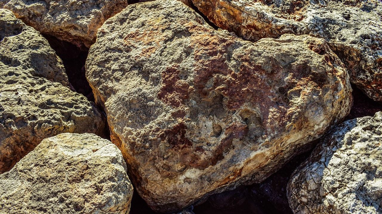 Rüyada Başını Taşa Vurmayı görmek ne anlama gelir?