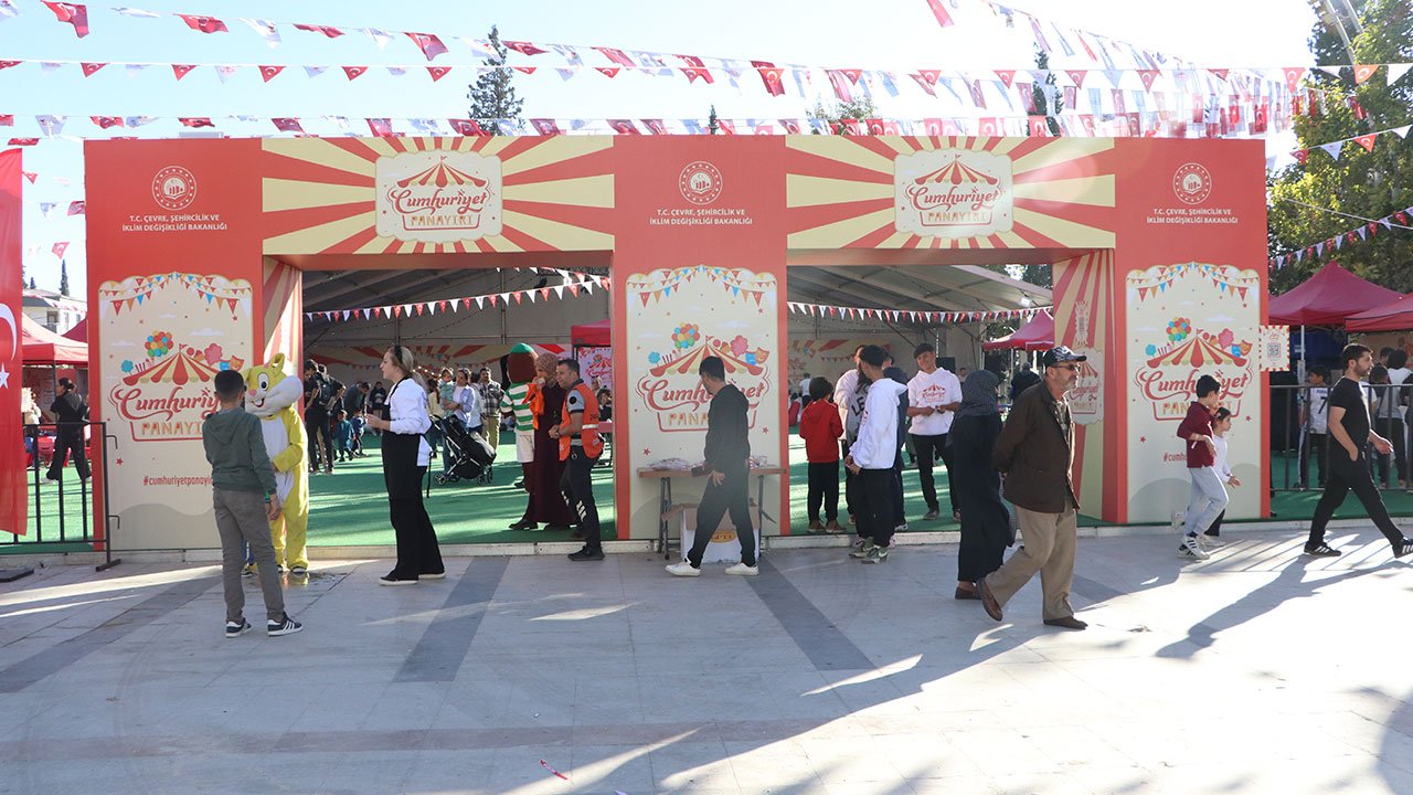 "Cumhuriyet Panayırı", 3 günde 34 bin 729 ziyaretçiyi ağırladı