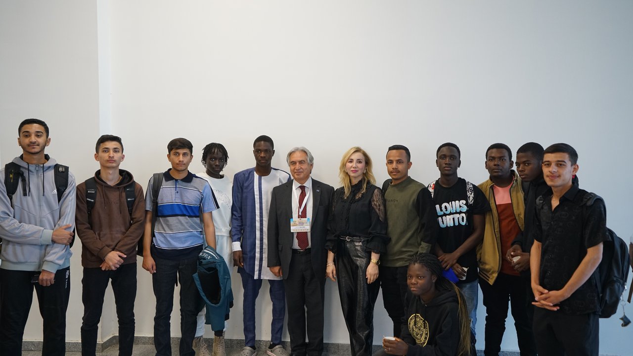 Yazılışının 950. yılında Dîvânu Lugâti't-türk konuşuldu