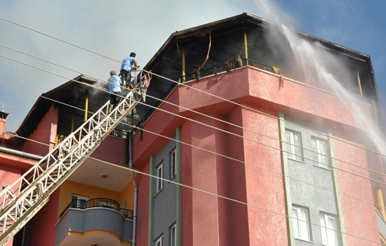 İTFAİYE AMİRİ DEMİR'DEN BACA UYARISI