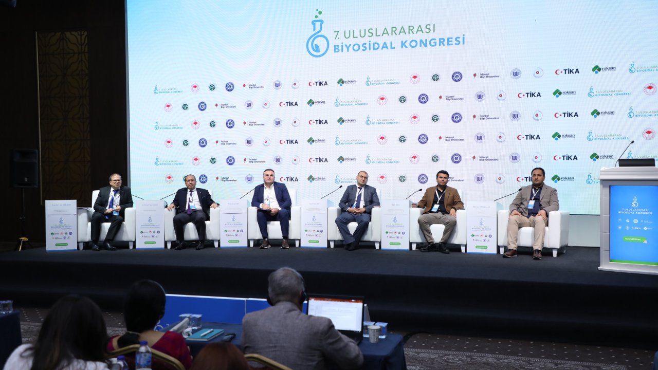 Büyükşehir’in zararlı vektörlerle mücadelesi uluslararası kongrede beğeni topladı