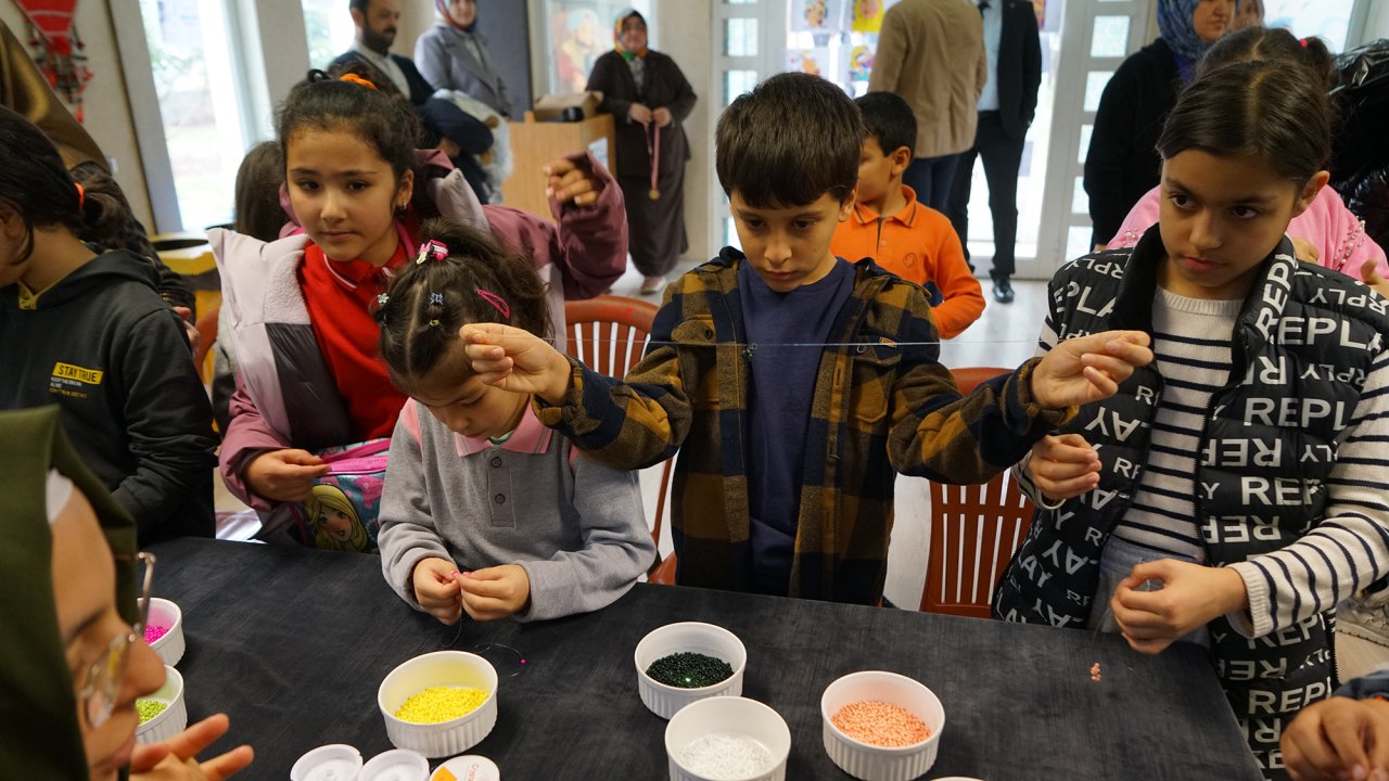 Kahraman çocuklardan savaş mağduru çocuklara uzanan el