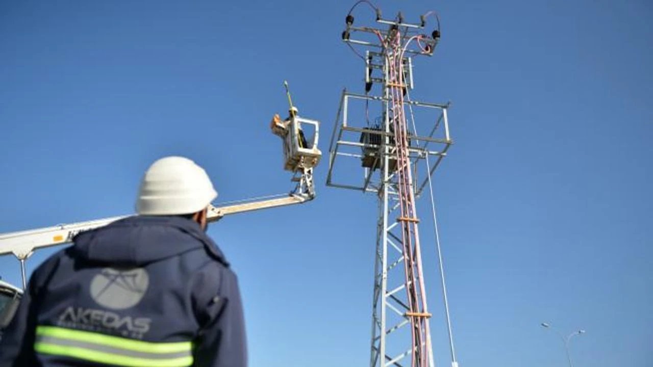 AKEDAŞ'tan kesintilere karşı seferberlik: 400 personel sahada