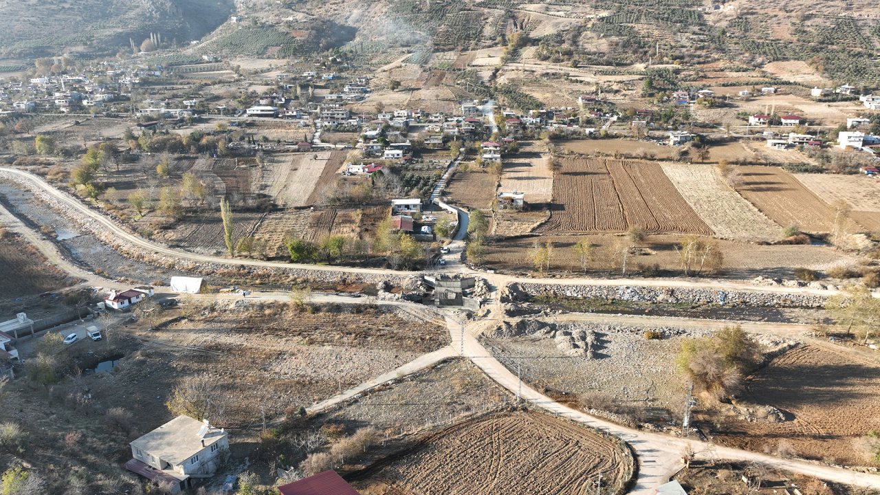 Kahramanmaraş’ta yeni köprü menfezle Dadağlı’nın ulaşımı iyileştiriliyor