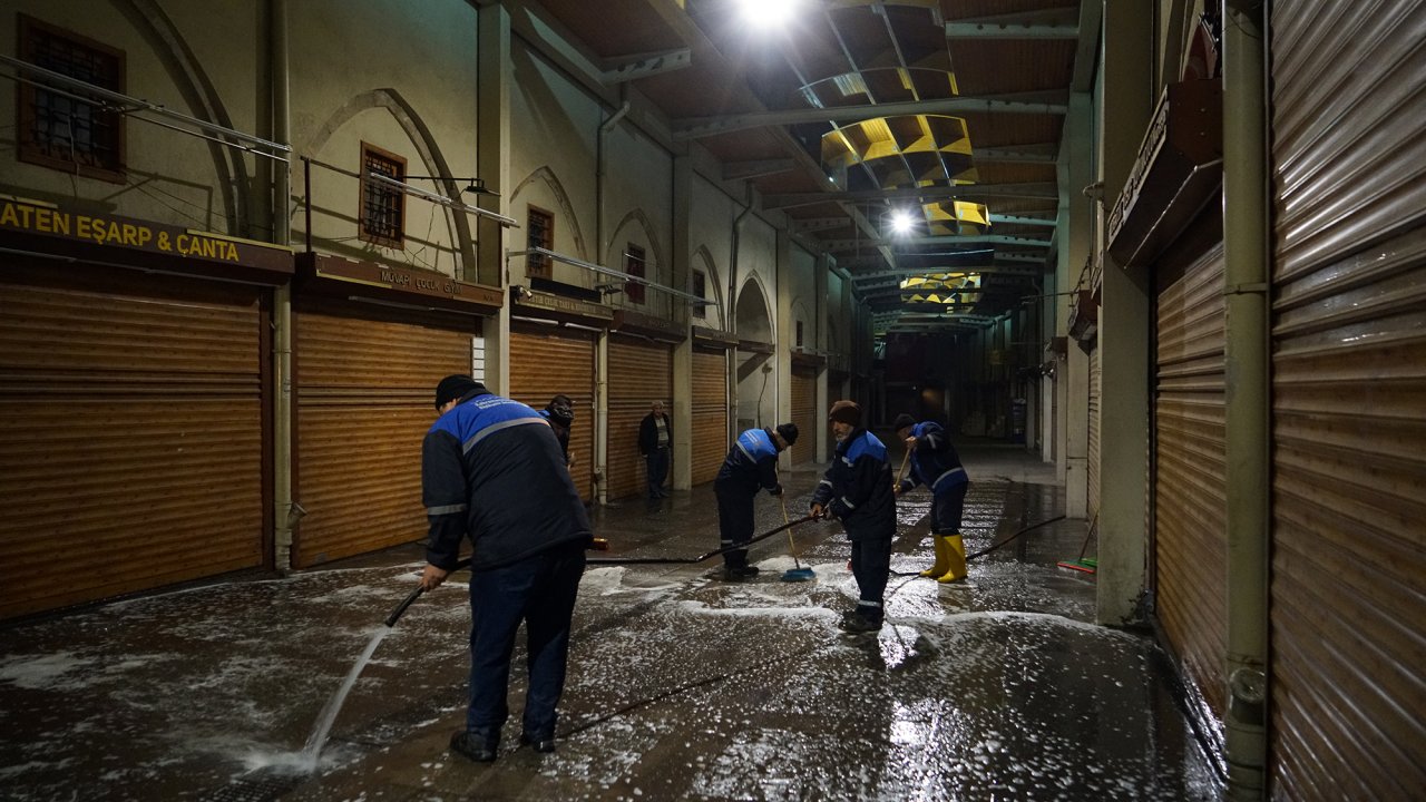 Kahramanmaraş’ta Kapalı Çarşı ve çevresinde kapsamlı temizlik