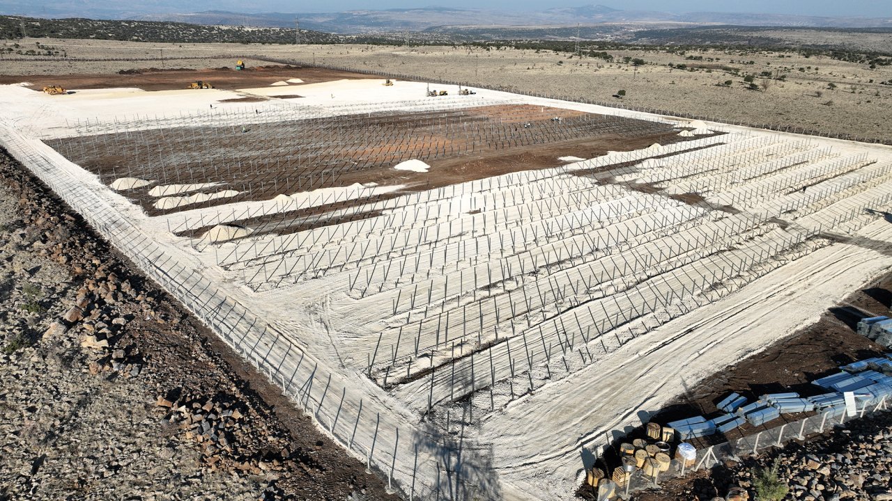 Kahramanmaraş güneş enerji santrali’nde çalışmalar hızla ilerliyor