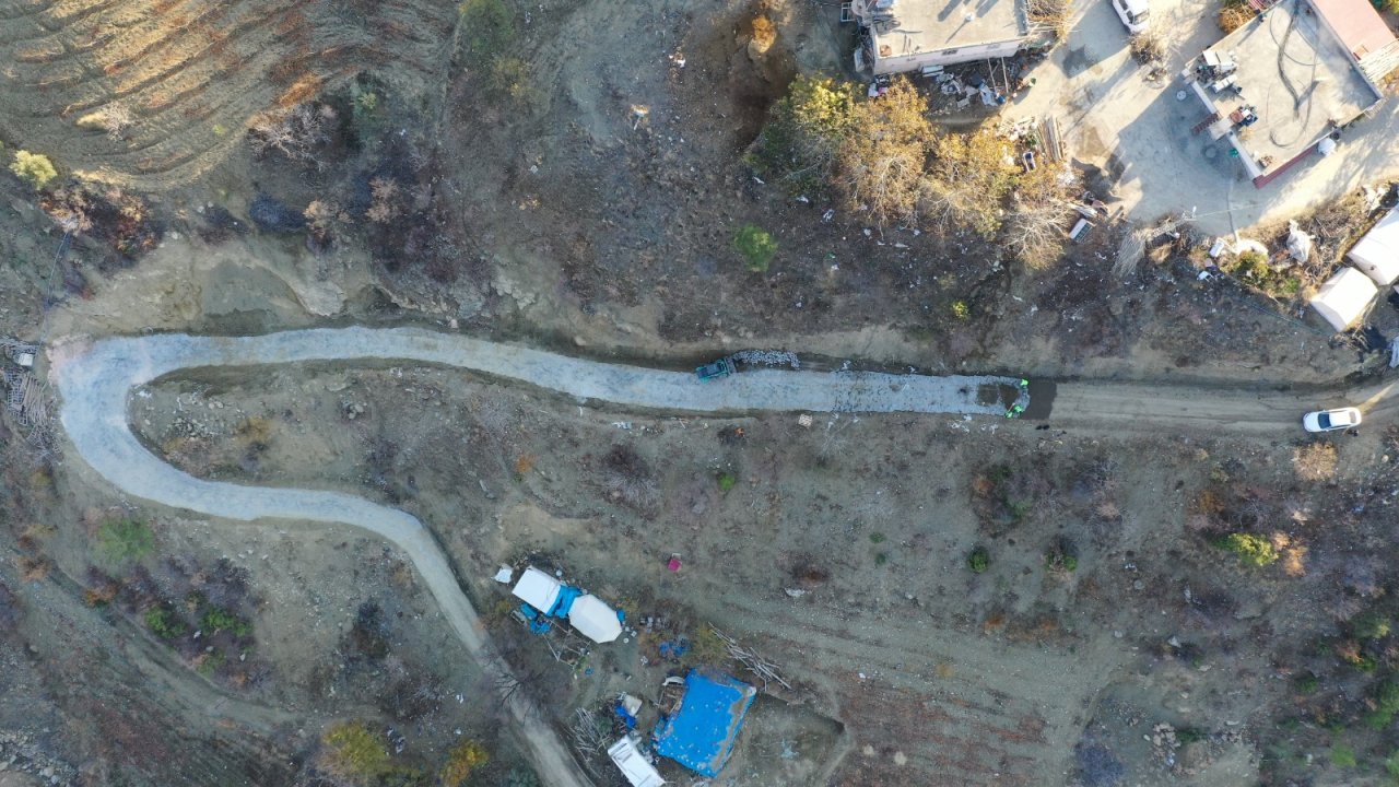 Dulkadiroğlu Belediyesi’nden kırsal mahallelere kilit parke hizmeti