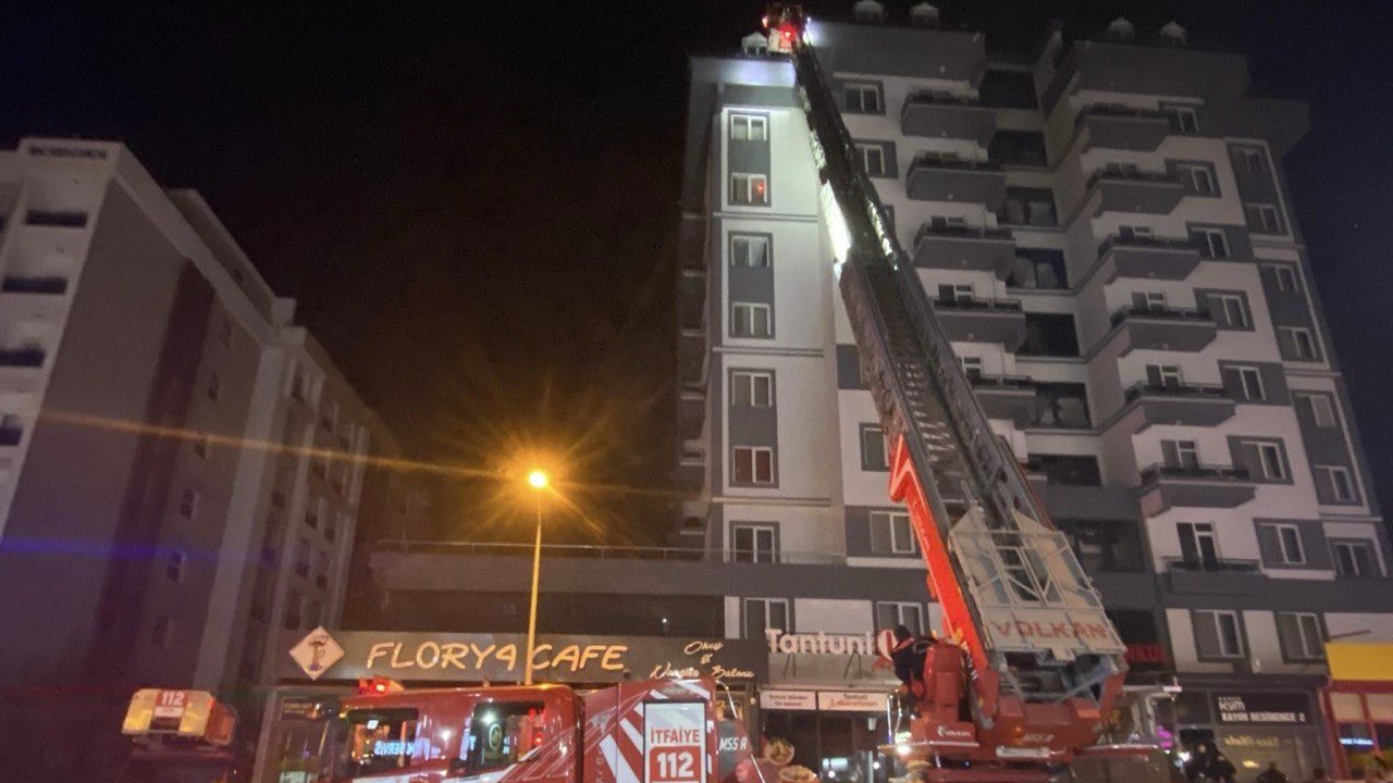 Kahramanmaraş’ta dumandan etkilenen 13 kişiyi itfaiye kurtardı